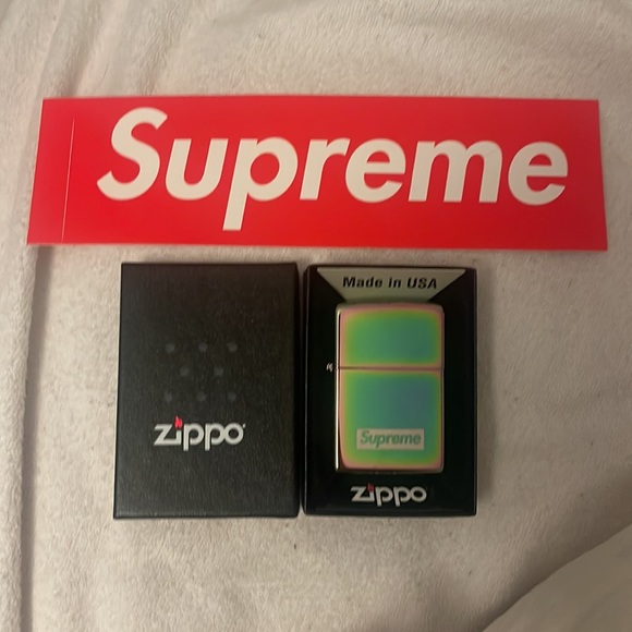 Supreme Iridescent Zippo Lighter - Picture 1 of 2